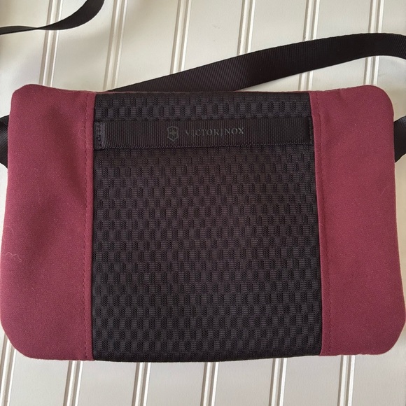 Victorinox | Women's Lifestyle Accessory Compact Crossbody Travel Bag Beetroot - Picture 3 of 7